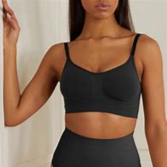 SKIMS Other - SKIMS Seamless Sculpting Bra